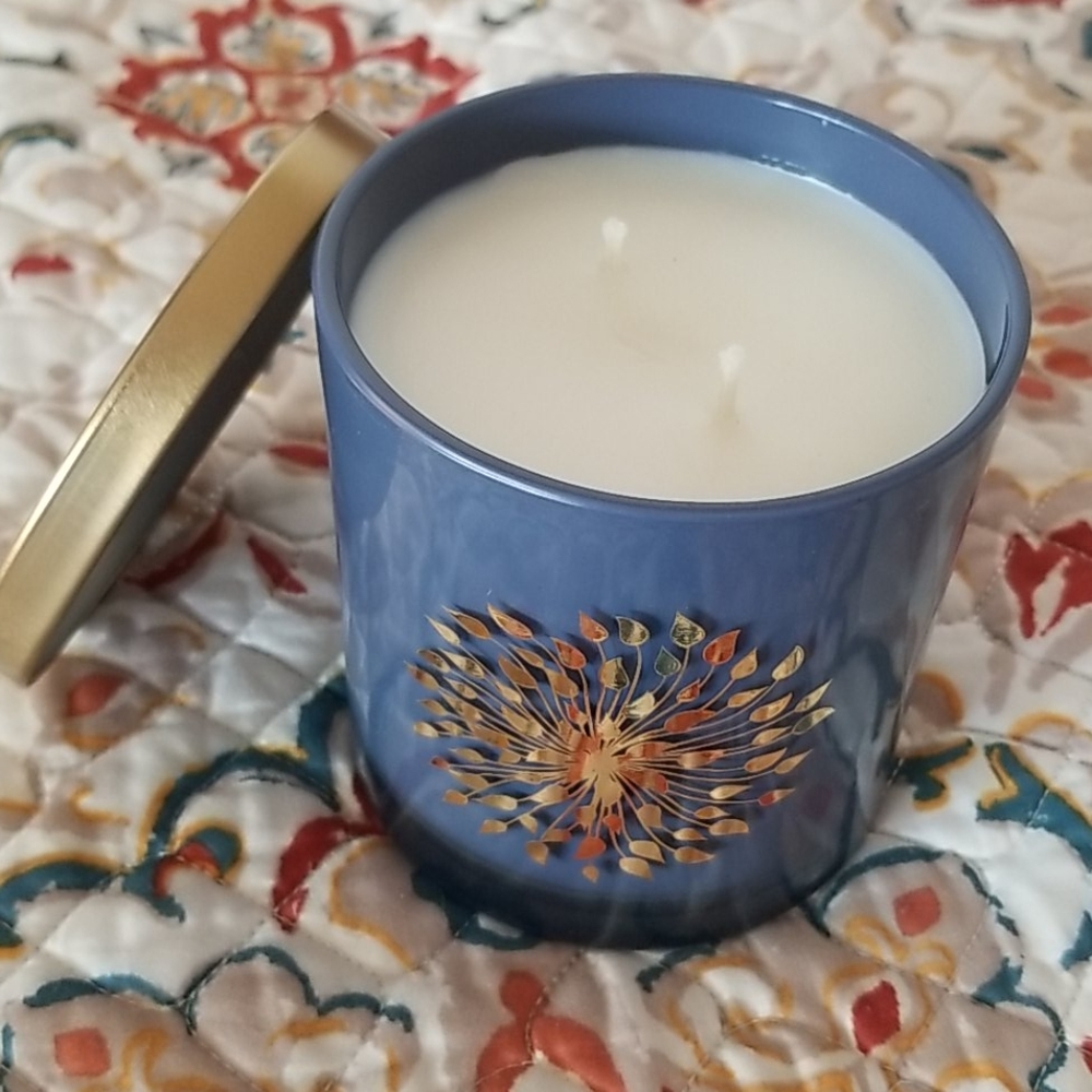 Bellevue Luxury Candles 14 oz. candle